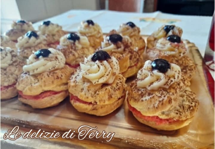 Zeppole alla zuppa inglese